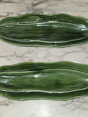 Vintage Cemar Pottery,California, Set of 2 Green Corn Husk Plates 9.5"x3"